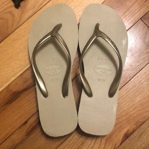 Gold wedge flip flops, nwot